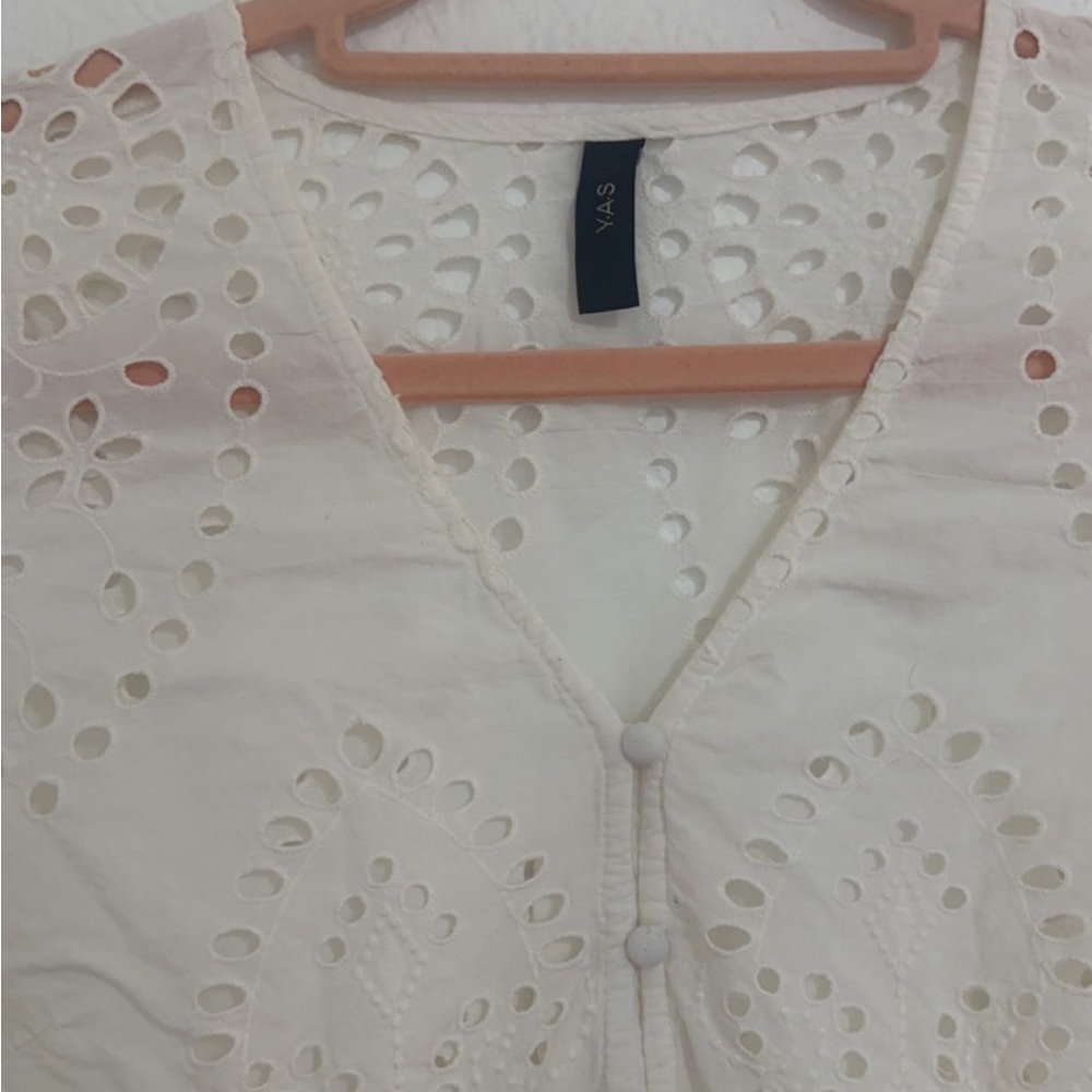 White Top - Picture 4 of 4
